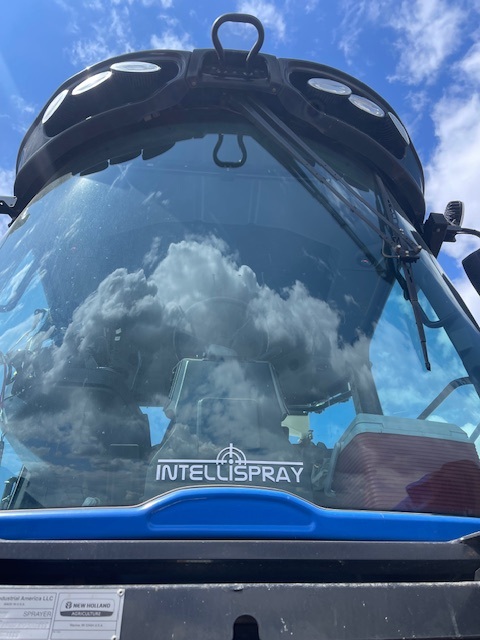 2017 New Holland SP.400F Sprayer/High Clearance