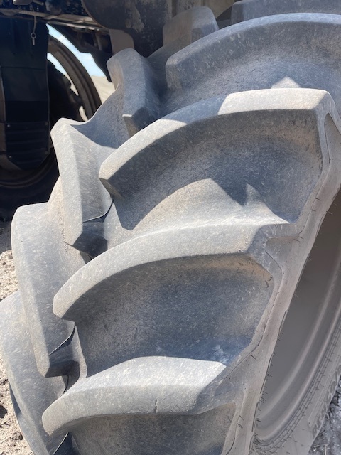 2017 New Holland SP.400F Sprayer/High Clearance