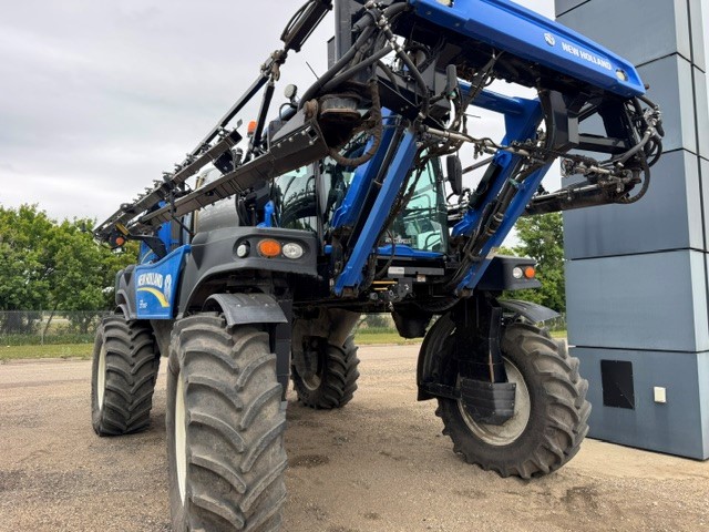 2017 New Holland SP.400F Sprayer/High Clearance