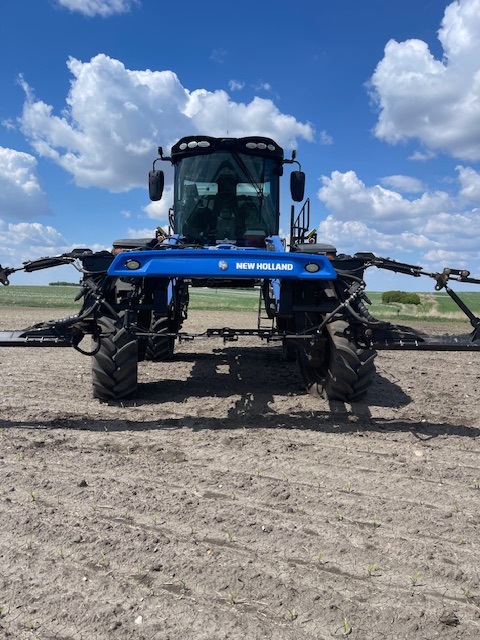 2017 New Holland SP.400F Sprayer/High Clearance