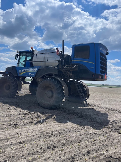 2017 New Holland SP.400F Sprayer/High Clearance
