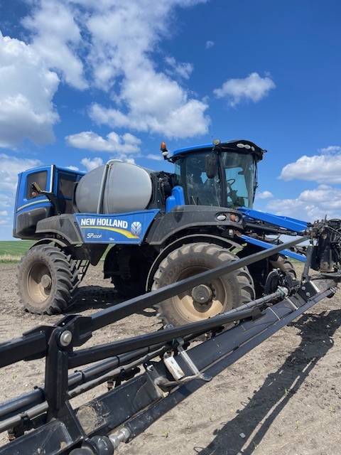 2017 New Holland SP.400F Sprayer/High Clearance