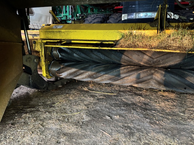 2019 New Holland Speedrower 160 Windrower