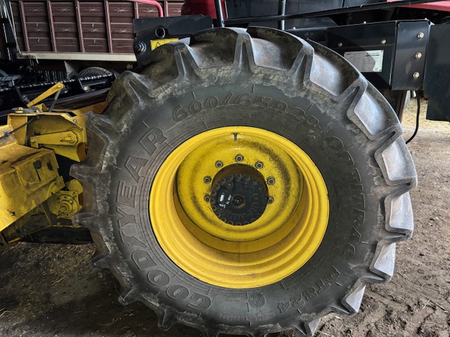 2019 New Holland Speedrower 160 Windrower