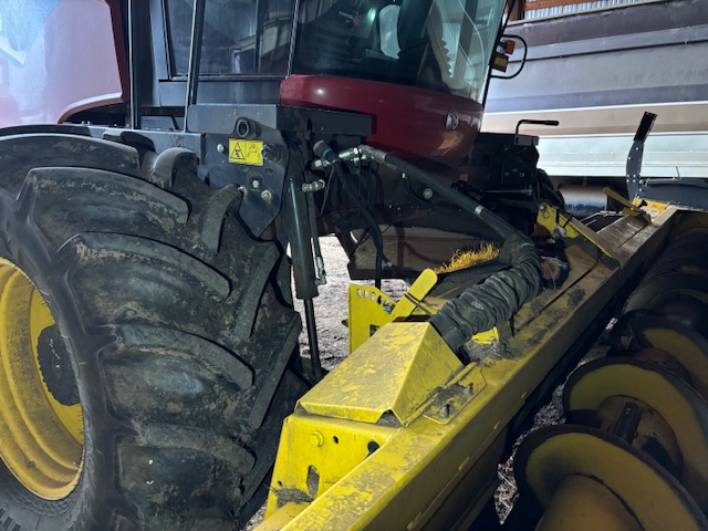 2019 New Holland Speedrower 160 Windrower