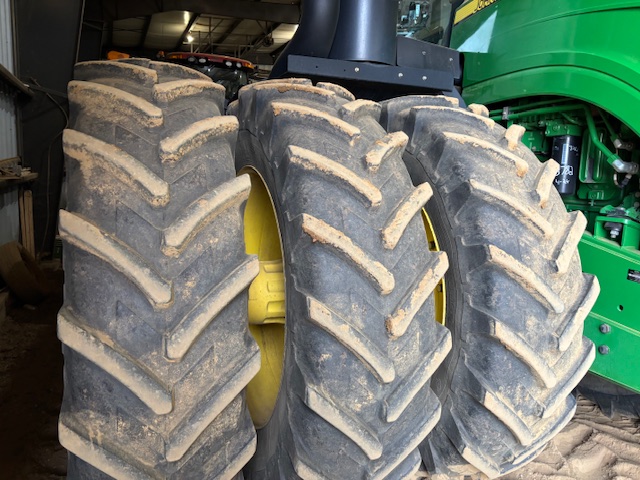 2012 John Deere 9560R Tractor