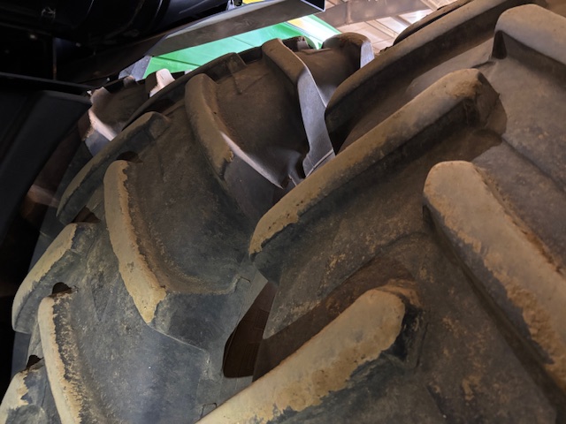 2012 John Deere 9560R Tractor