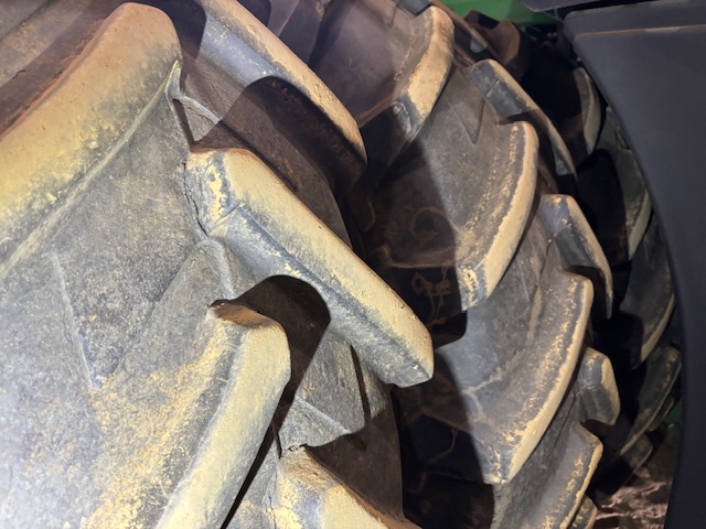 2012 John Deere 9560R Tractor