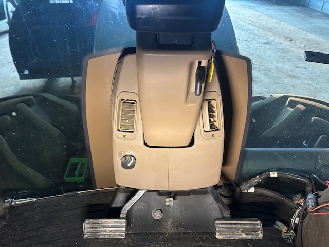 2001 John Deere 9400 Tractor