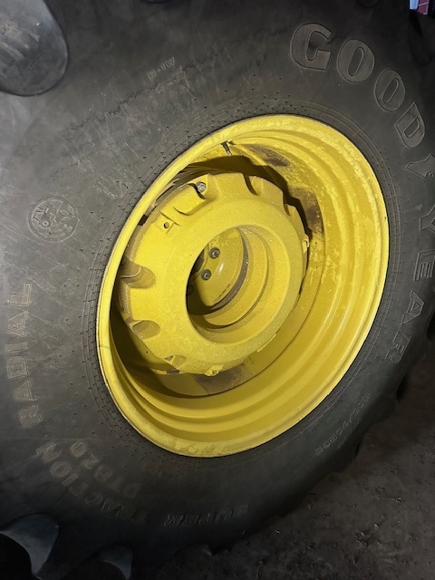 2001 John Deere 9400 Tractor