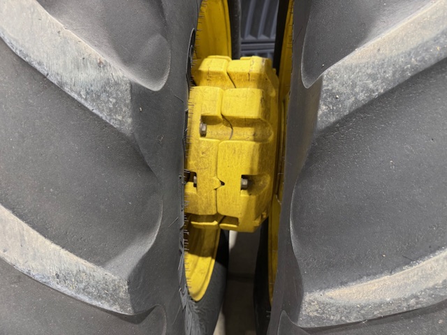 2013 John Deere 9560R Tractor