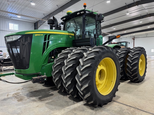 2013 John Deere 9560R Tractor