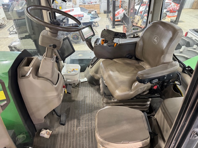 2013 John Deere 9560R Tractor