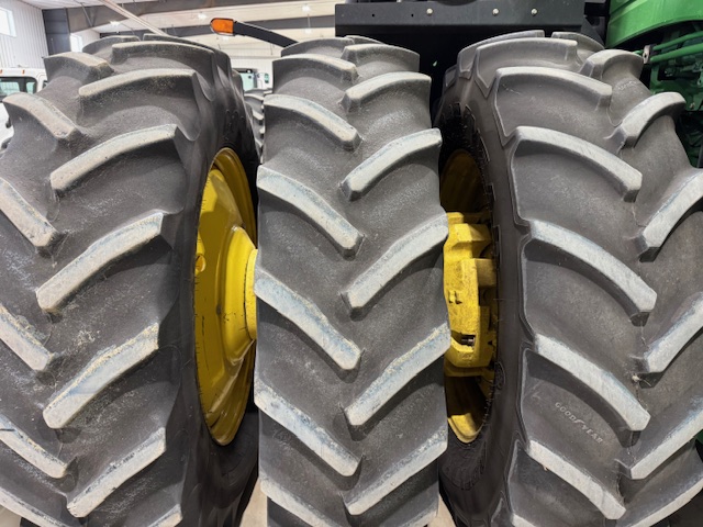 2013 John Deere 9560R Tractor