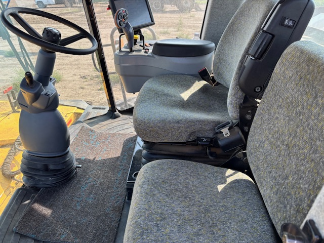 2019 New Holland Speedrower 260 Windrower