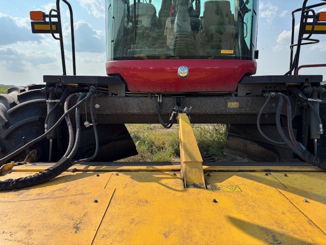 2019 New Holland Speedrower 260 Windrower