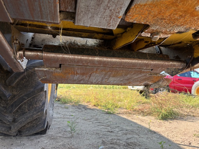 2019 New Holland Speedrower 260 Windrower