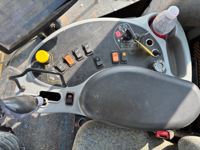 2019 New Holland Speedrower 260 Windrower