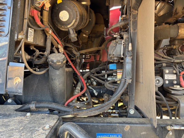 2019 New Holland Speedrower 260 Windrower