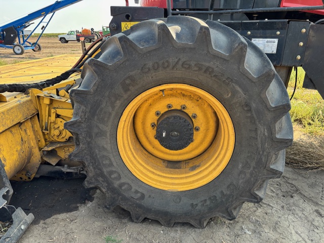 2019 New Holland Speedrower 260 Windrower