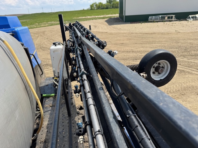 2014 New Holland SP.365F Sprayer/High Clearance