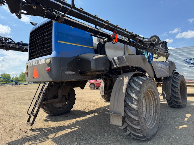 2014 New Holland SP.365F Sprayer/High Clearance