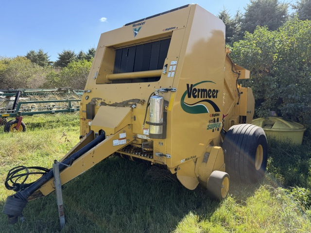 2009 Vermeer 605SM Baler/Round