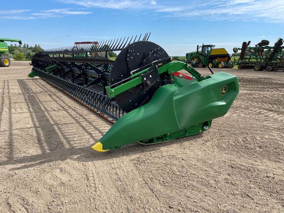 2023 John Deere RD40F Header Combine