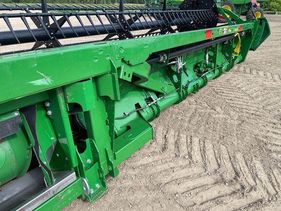 2023 John Deere RD40F Header Combine