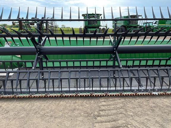 2023 John Deere RD40F Header Combine