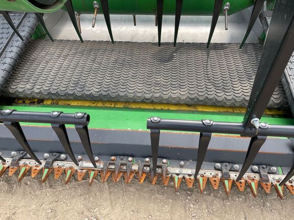 2023 John Deere RD40F Header Combine