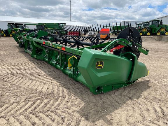 2023 John Deere RD40F Header Combine