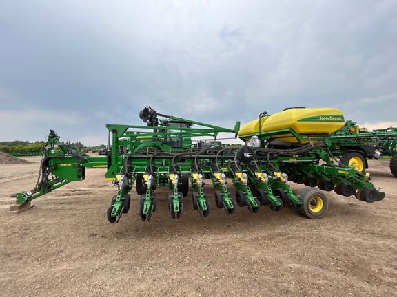 2008 John Deere DB44 Planter