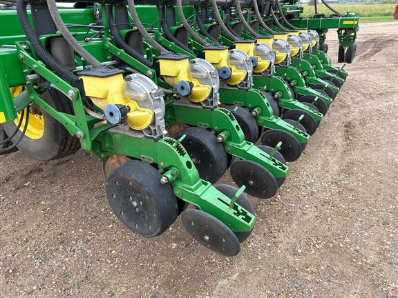 2008 John Deere DB44 Planter