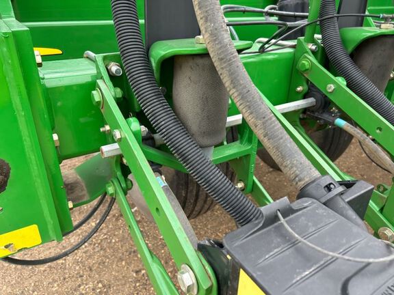 2008 John Deere DB44 Planter