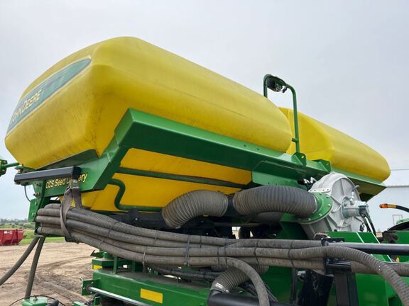 2008 John Deere DB44 Planter