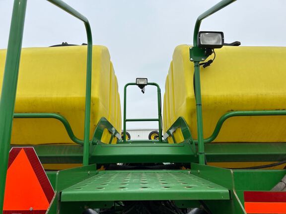 2008 John Deere DB44 Planter