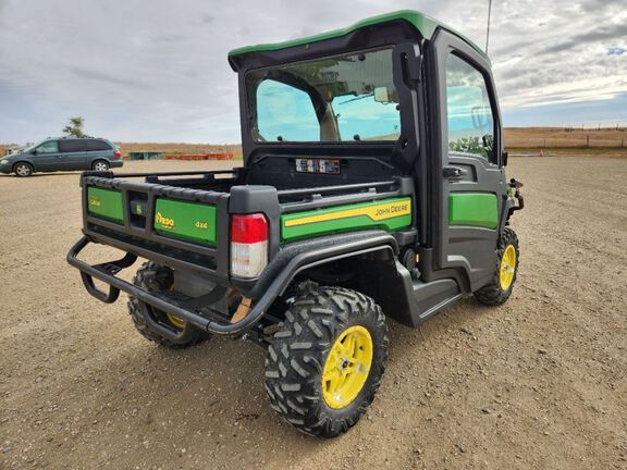 2022 John Deere XUV835R ATV