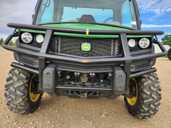 2022 John Deere XUV835R ATV