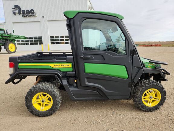 2022 John Deere XUV835R ATV