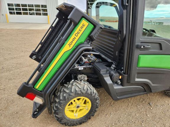 2022 John Deere XUV835R ATV