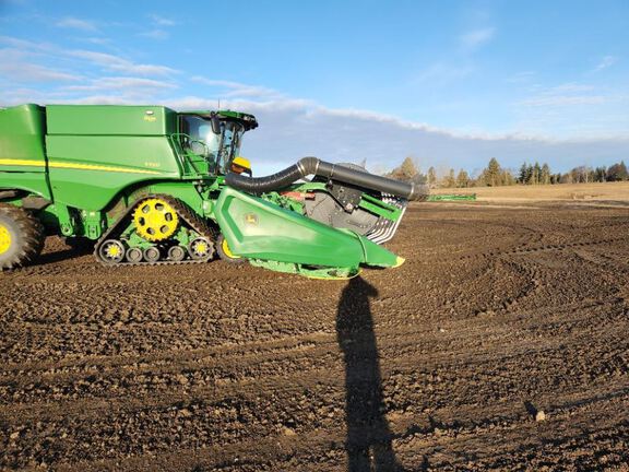2023 John Deere HD40F Header Combine
