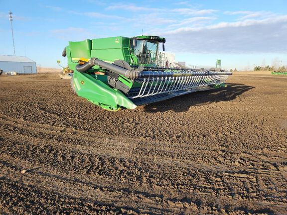 2023 John Deere HD40F Header Combine