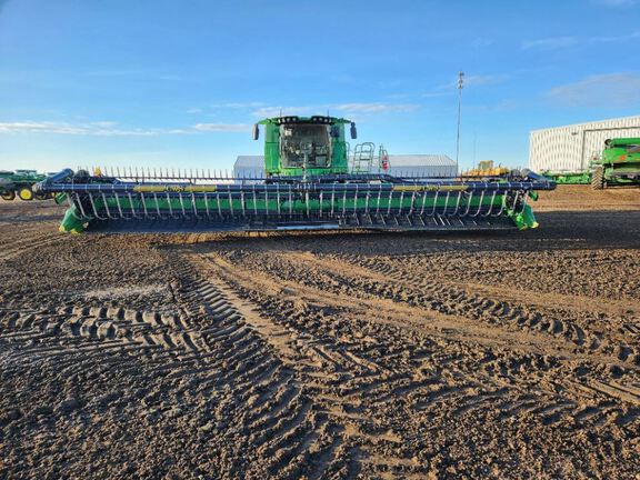 2023 John Deere HD40F Header Combine