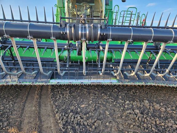 2023 John Deere HD40F Header Combine