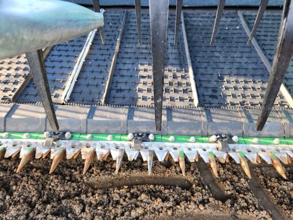 2023 John Deere HD40F Header Combine