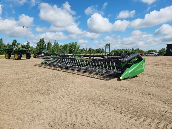 2023 John Deere HD40F Header Combine