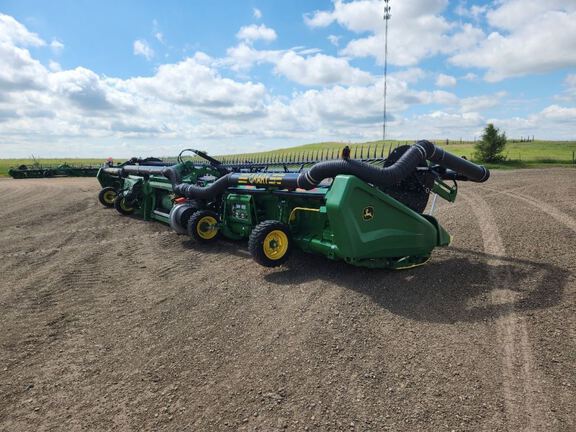 2023 John Deere HD40F Header Combine
