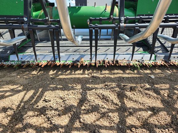 2023 John Deere HD40F Header Combine
