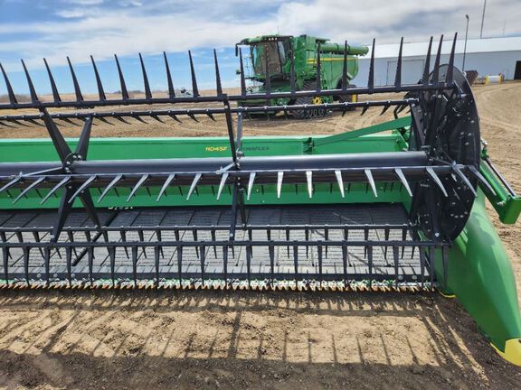 2024 John Deere RD45F Header Combine